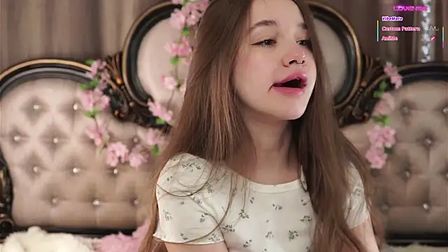 AmiLewis online show from 04/24/26, 01:08