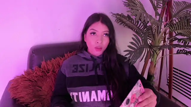 Snapshot of Miia_Thompsonn chatting on 01/22/25, 03:09 Miia Thompsonn online show from 01/22/25, 03:09