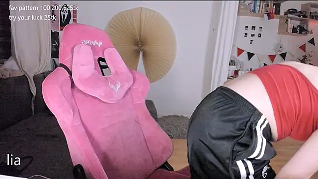 lil lia online show from 11/24/25, 09:36