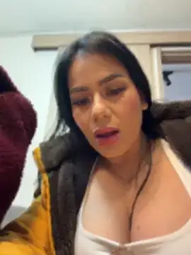 Miah gomez  online show from 04/18/26, 01:04