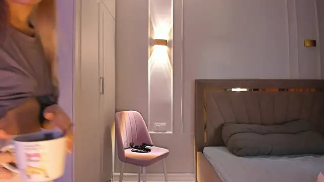 heemia online show from 04/18/26, 02:04