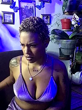 Snapshot of haiiley_more chatting on 10/25/25, 12:18 haiiley more online show from 10/25/25, 12:18