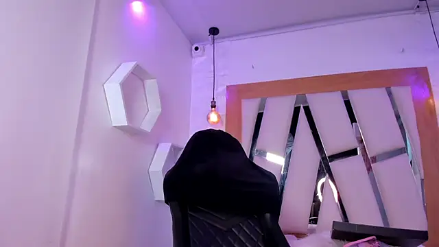 ary cooper  online show from 12/05/25, 12:47