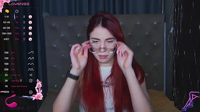 EmilyKents online show from 03/03/25, 01:42