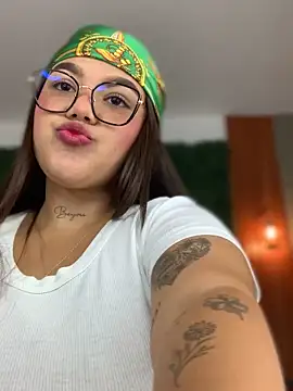 Michellesexxy online show from 01/28/25, 04:18