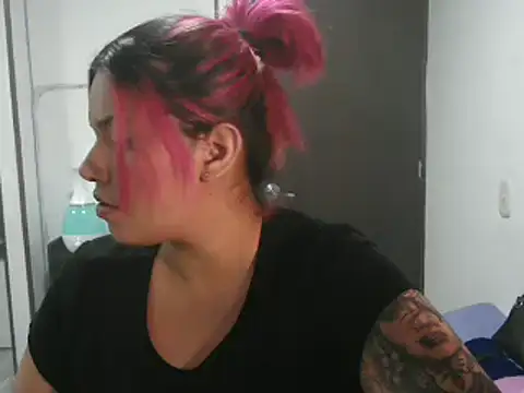 Snapshot of CarolinaRincon chatting on 03/04/25, 12:29 CarolinaRincon online show from 03/04/25, 12:29