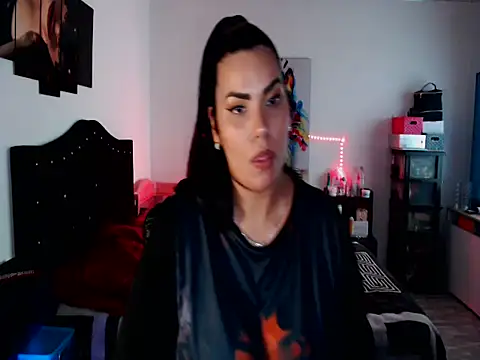 Snapshot of CarolinaRincon chatting on 10/14/25, 12:00 CarolinaRincon online show from 10/14/25, 12:00