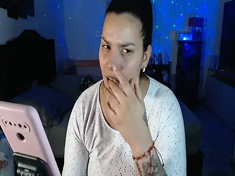 Snapshot of CarolinaRincon chatting on 11/10/25, 11:37 CarolinaRincon online show from 11/10/25, 11:37