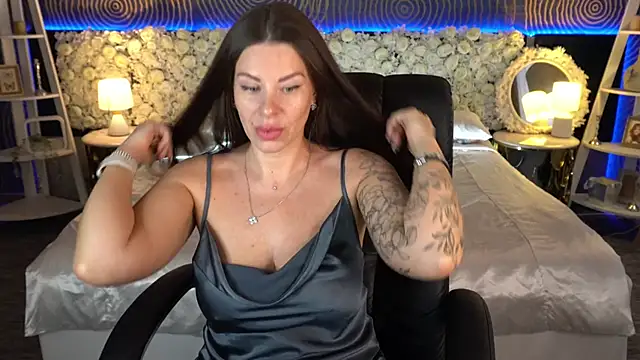 IsabellaFoxyy online show from 01/18/26, 01:37