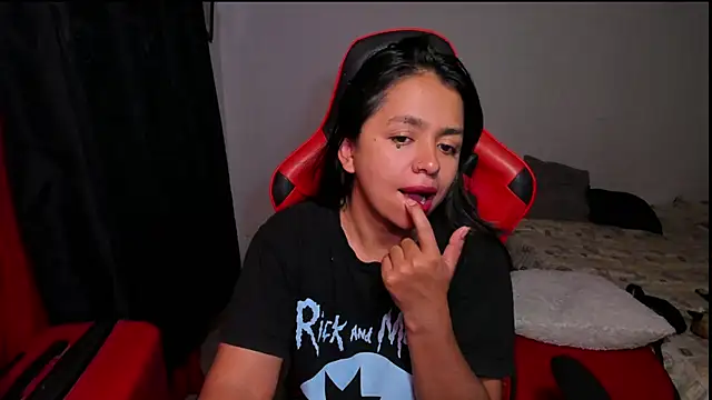 Snapshot of cory_rose chatting on 10/05/25, 04:11 cory rose online show from 10/05/25, 04:11