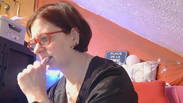 Snapshot of lanax chatting on 05/11/26, 12:11 lanax online show from 05/11/26, 12:11