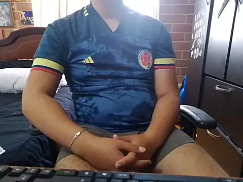 greeneyes999999999999 online show from 10/24/25, 07:21