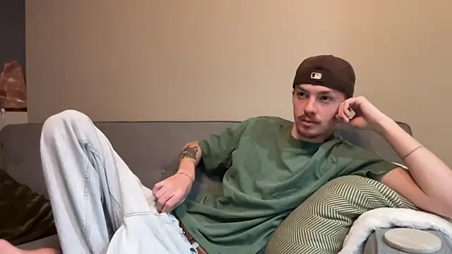 younghungginger online show from 11/14/25, 11:24