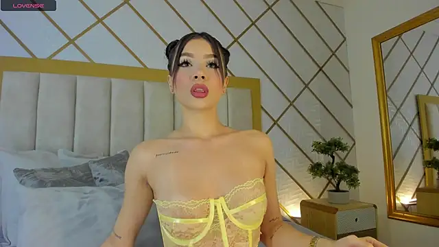 Snapshot of SamanthaClay chatting on 02/06/25, 08:34 SamanthaClay online show from 02/06/25, 08:34