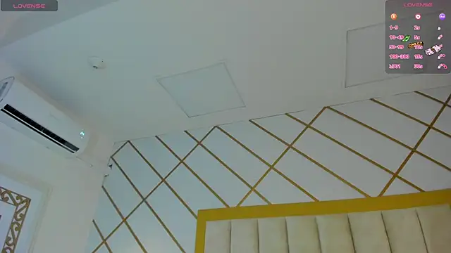 Snapshot of SamanthaClay chatting on 02/12/25, 02:03 SamanthaClay online show from 02/12/25, 02:03