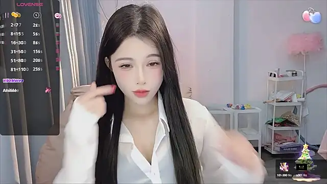 Snapshot of 7-Love chatting on 01/13/25, 12:35 7-Love online show from 01/13/25, 12:35