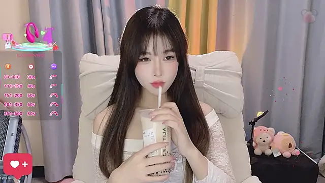 Snapshot of 7-Love chatting on 09/11/25, 01:33 7-Love online show from 09/11/25, 01:33