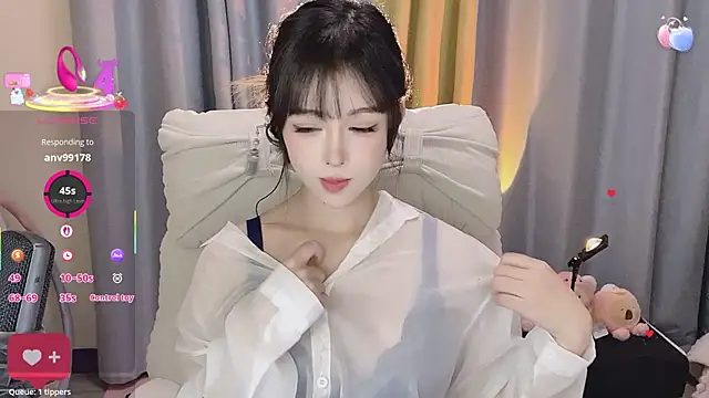 Snapshot of 7-Love chatting on 10/04/25, 01:20 7-Love online show from 10/04/25, 01:20