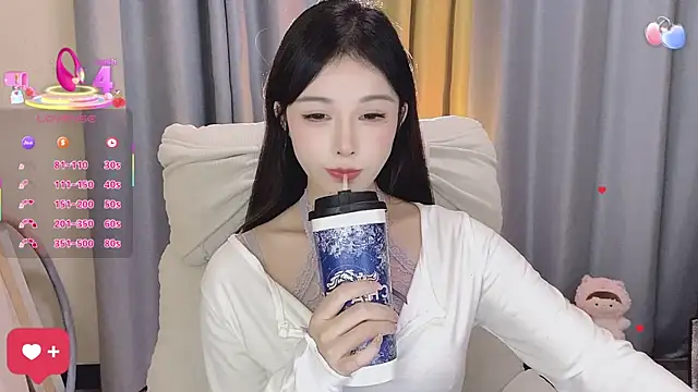 Snapshot of 7-Love chatting on 12/20/25, 12:45 7-Love online show from 12/20/25, 12:45