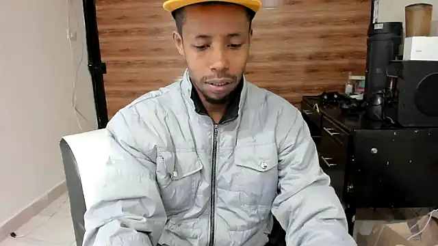 Snapshot of AlejoKhalifa_ chatting on 01/26/25, 12:11 AlejoKhalifa online show from 01/26/25, 12:11