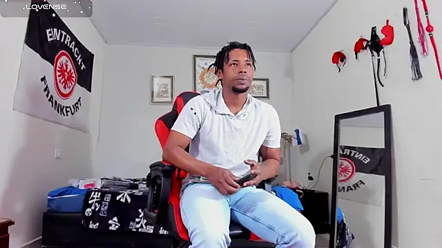 AlejoKhalifa  online show from 11/22/25, 11:59