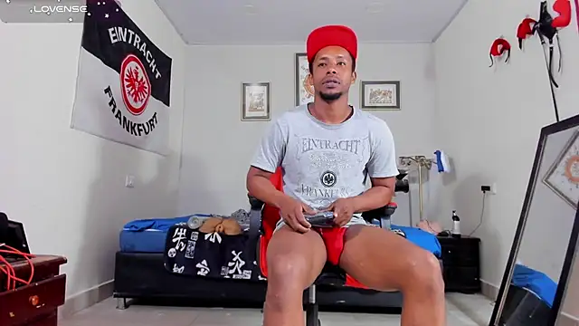 AlejoKhalifa  online show from 11/26/25, 10:27