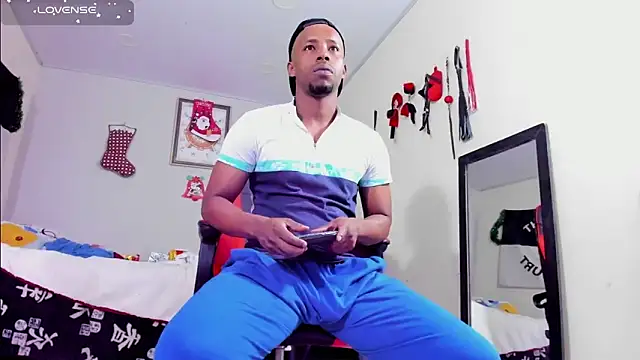 AlejoKhalifa  online show from 12/21/25, 09:27