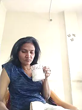 sunita6009 online show from 04/17/26, 06:27