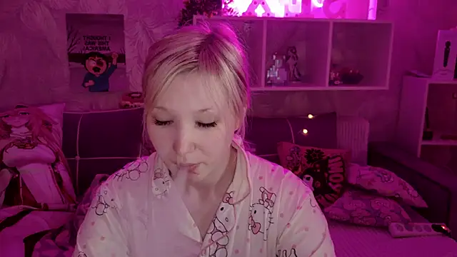 MeowkaKitty online show from 04/07/26, 02:12