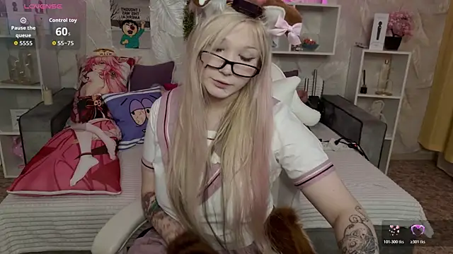 MeowkaKitty online show from 04/25/26, 02:03