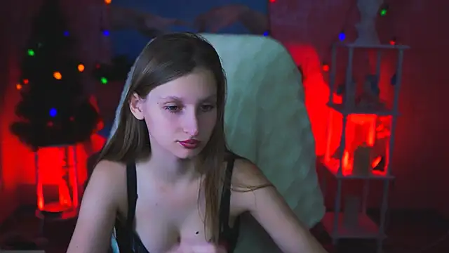 Snapshot of EllaHorton chatting on 12/05/24, 12:33 EllaHorton online show from 12/05/24, 12:33