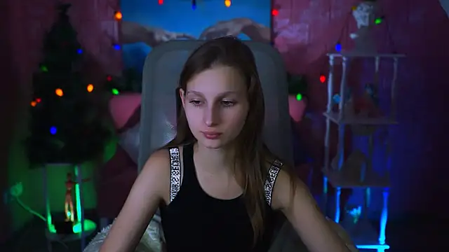 Snapshot of EllaHorton chatting on 01/10/25, 12:47 EllaHorton online show from 01/10/25, 12:47