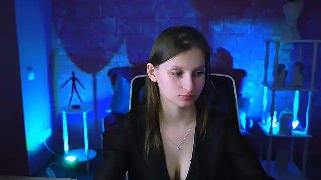 Snapshot of EllaHorton chatting on 02/21/25, 12:28 EllaHorton online show from 02/21/25, 12:28