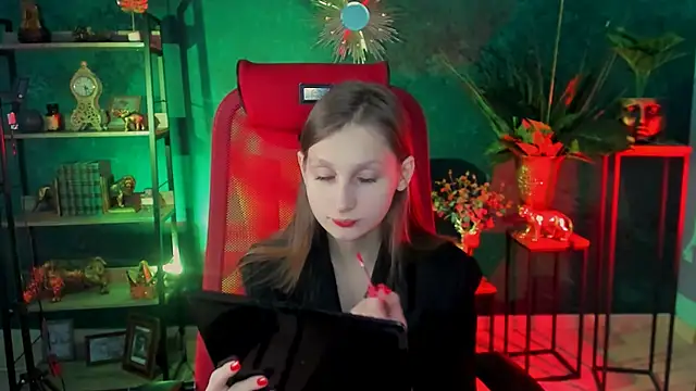 Snapshot of EllaHorton chatting on 02/28/25, 12:31 EllaHorton online show from 02/28/25, 12:31