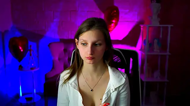 Snapshot of EllaHorton chatting on 03/03/25, 12:16 EllaHorton online show from 03/03/25, 12:16