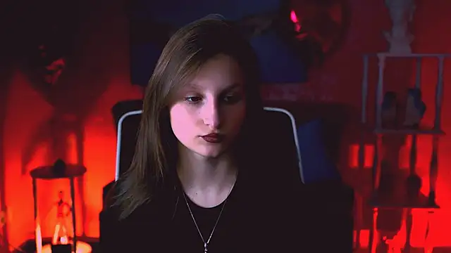 Snapshot of EllaHorton chatting on 03/21/25, 12:28 EllaHorton online show from 03/21/25, 12:28