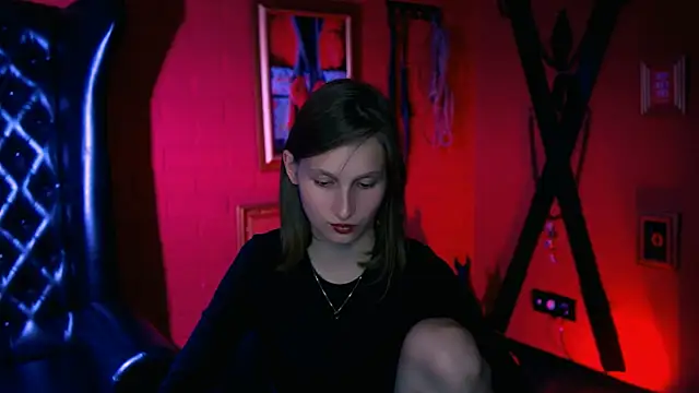 Snapshot of EllaHorton chatting on 09/11/25, 04:40 EllaHorton online show from 09/11/25, 04:40