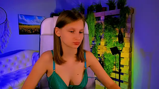 EllaHorton online show from 11/04/25, 09:41