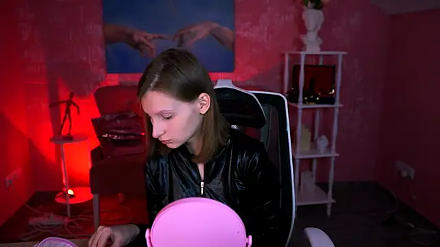 EllaHorton online show from 04/21/26, 04:56