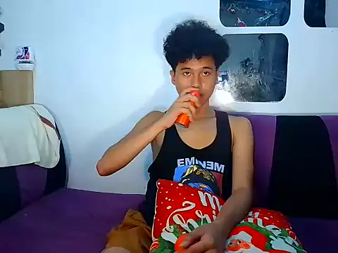 Asiantwink21 online show from 12/18/25, 01:11