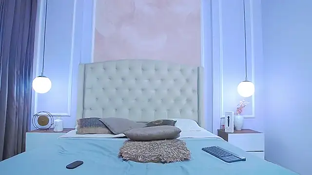 Snapshot of JoannaCox chatting on 11/04/25, 07:24 JoannaCox online show from 11/04/25, 07:24