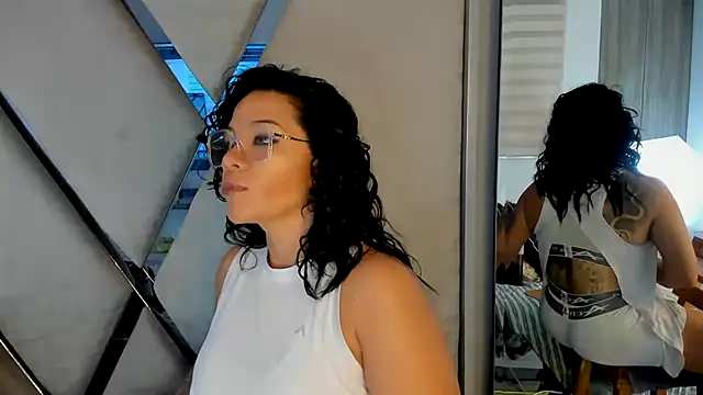 paula daniela1 online show from 02/18/25, 09:42