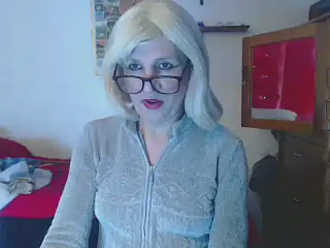 Snapshot of LorenJade chatting on 12/15/24, 12:29 LorenJade online show from 12/15/24, 12:29