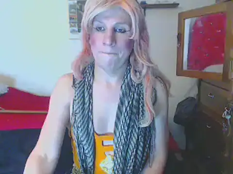 Snapshot of LorenJade chatting on 12/21/24, 07:45 LorenJade online show from 12/21/24, 07:45