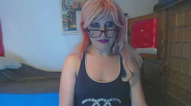 Snapshot of LorenJade chatting on 02/11/25, 06:08 LorenJade online show from 02/11/25, 06:08