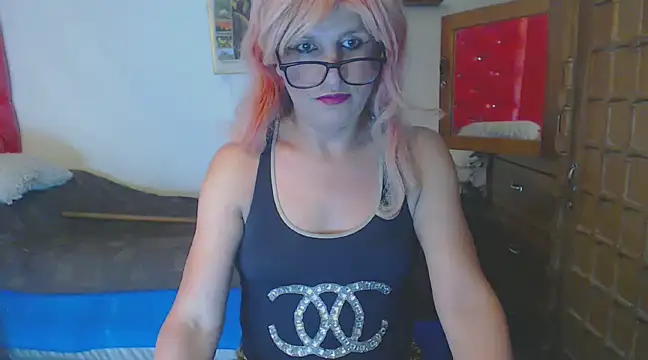 Snapshot of LorenJade chatting on 02/14/25, 07:07 LorenJade online show from 02/14/25, 07:07