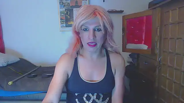 Snapshot of LorenJade chatting on 02/15/25, 07:27 LorenJade online show from 02/15/25, 07:27