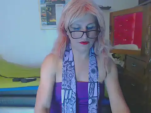 Snapshot of LorenJade chatting on 02/26/25, 07:09 LorenJade online show from 02/26/25, 07:09