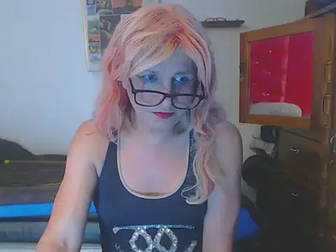 Snapshot of LorenJade chatting on 02/28/25, 07:05 LorenJade online show from 02/28/25, 07:05