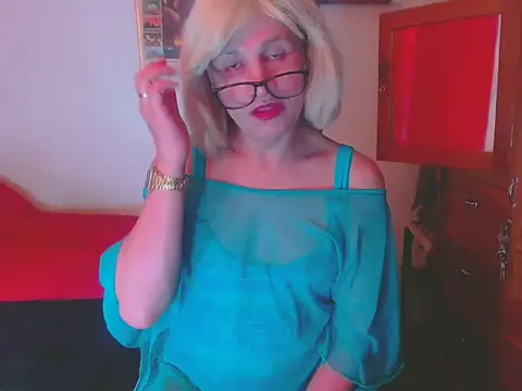 Snapshot of LorenJade chatting on 12/02/25, 09:47 LorenJade online show from 12/02/25, 09:47